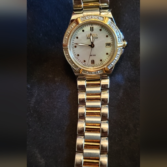 Citizen Eco-Drive Riva, Diamond Accent, MOP, Women's Two-Tone 26mm, EUC! - Picture 5 of 17